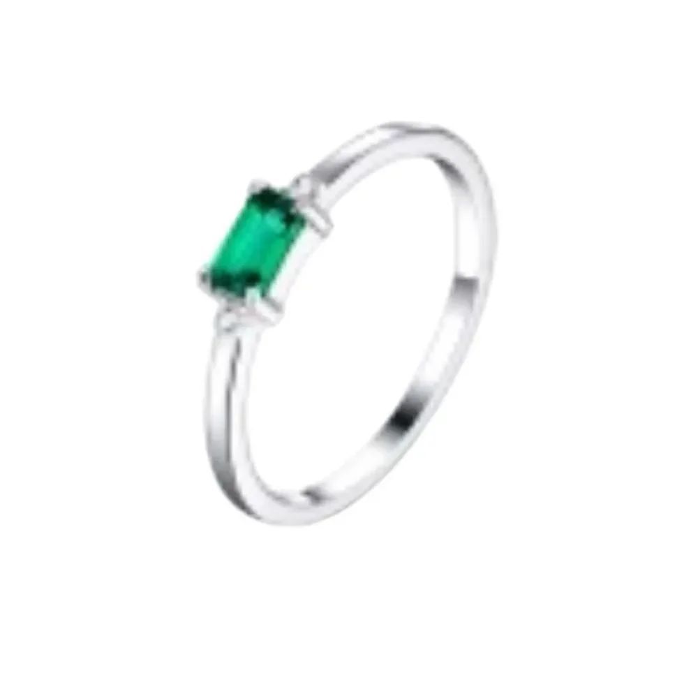 Sterling Silver Moissanite Emerald Ring Size 7